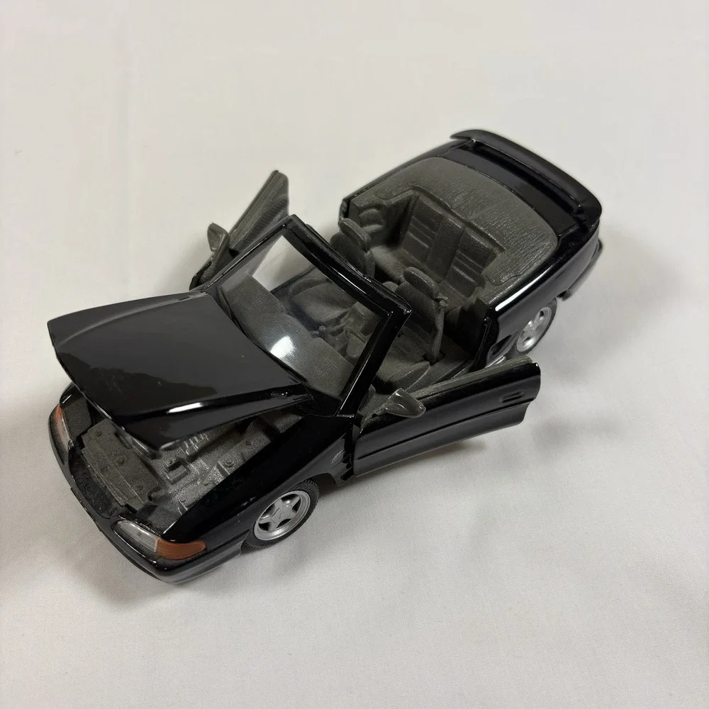 Maisto 1994 Ford Mustang GT Convertible 1:24 Diecast Black #31905 w/ Box S2-396